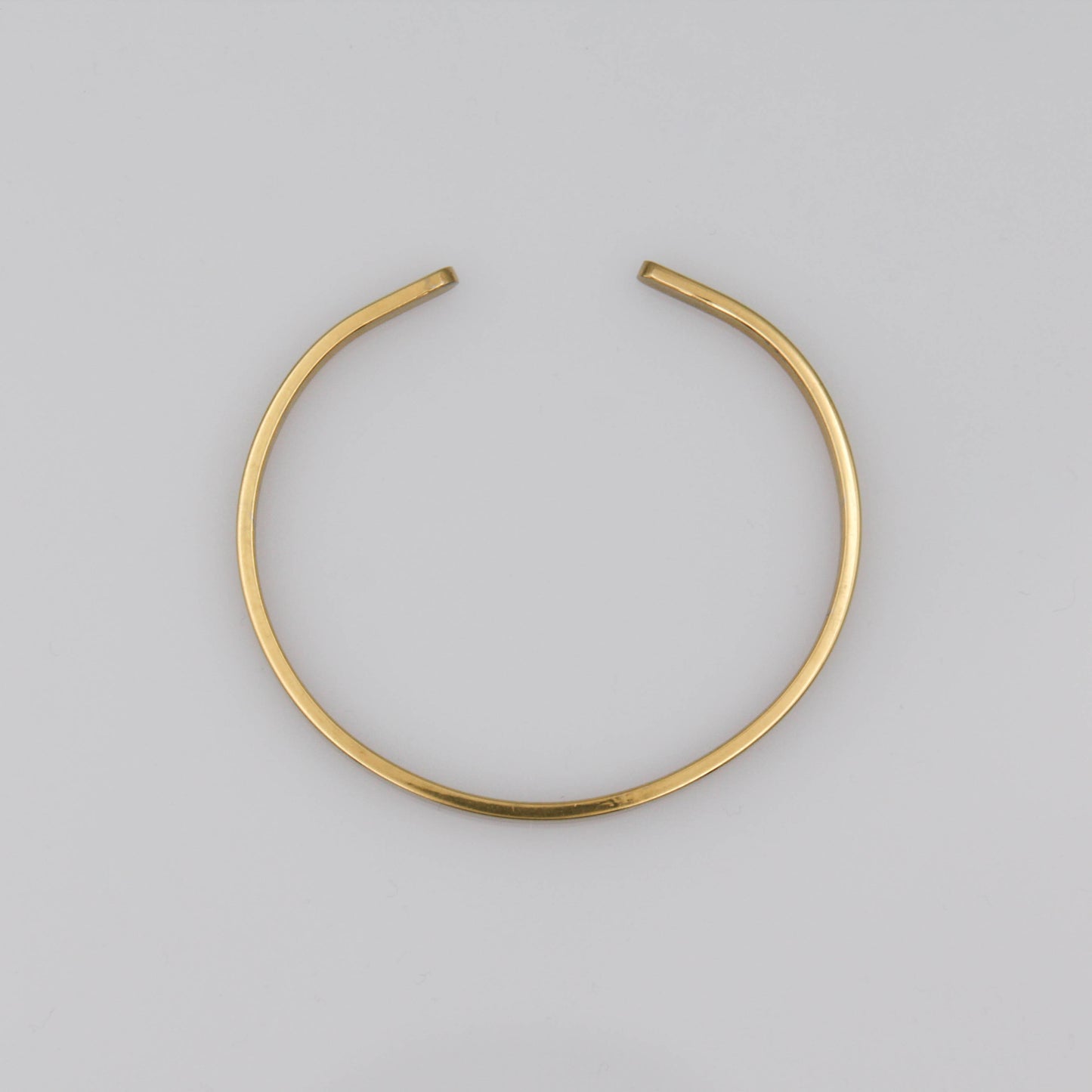 Streamline karkötő